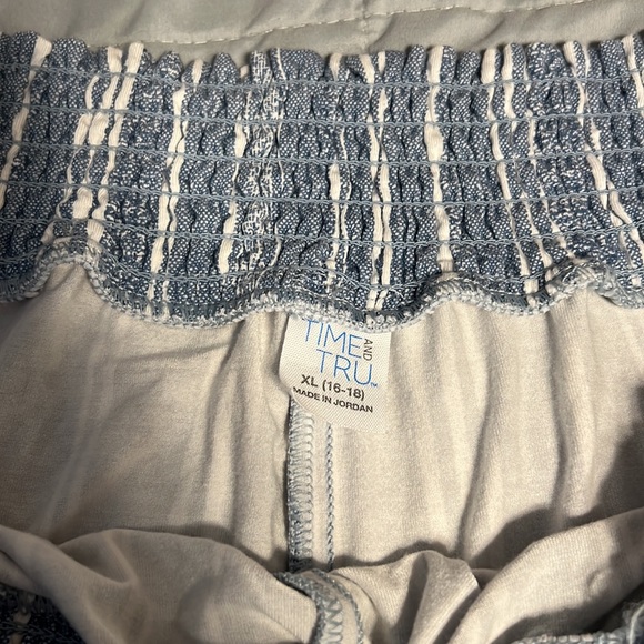 Striped Shorts - Picture 3 of 4